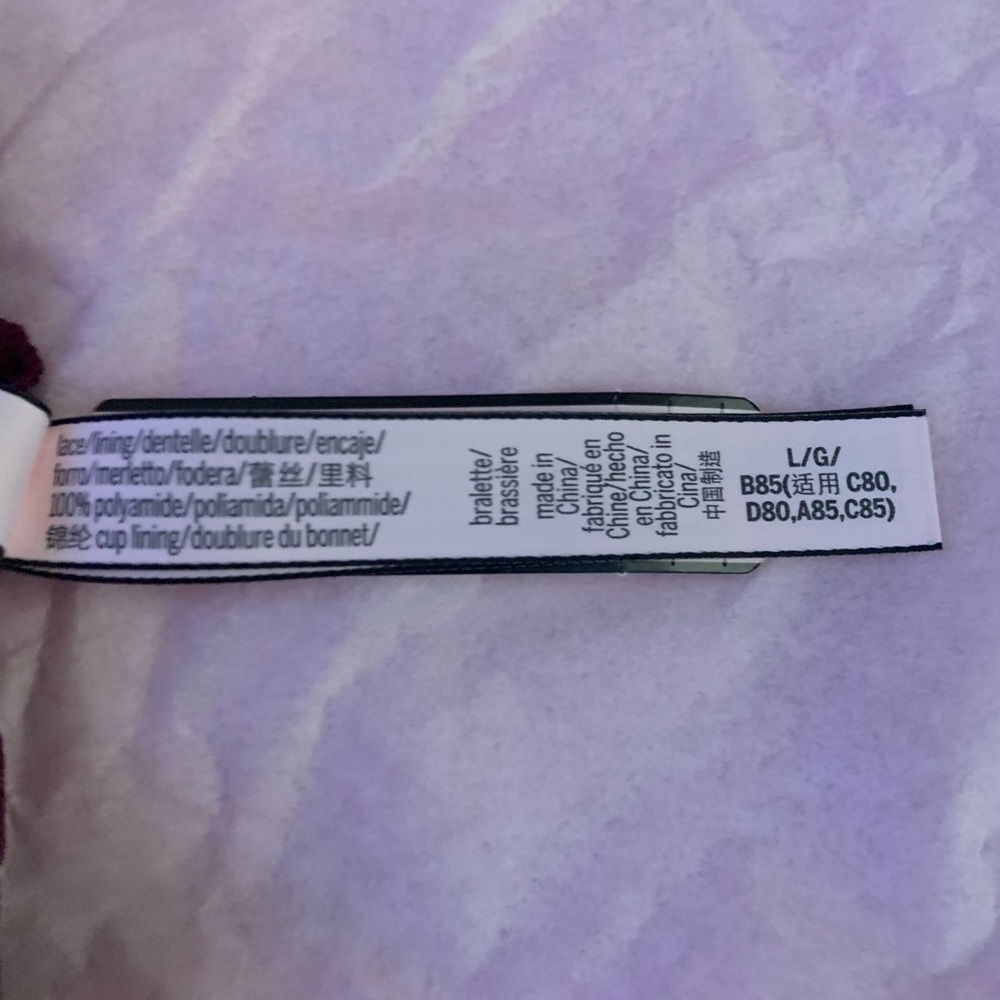 NWT Victoria Secret bra - Picture 4 of 5